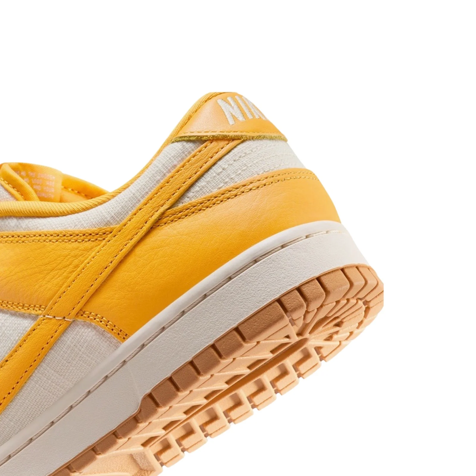 Dunk Low University Gold - Image 4