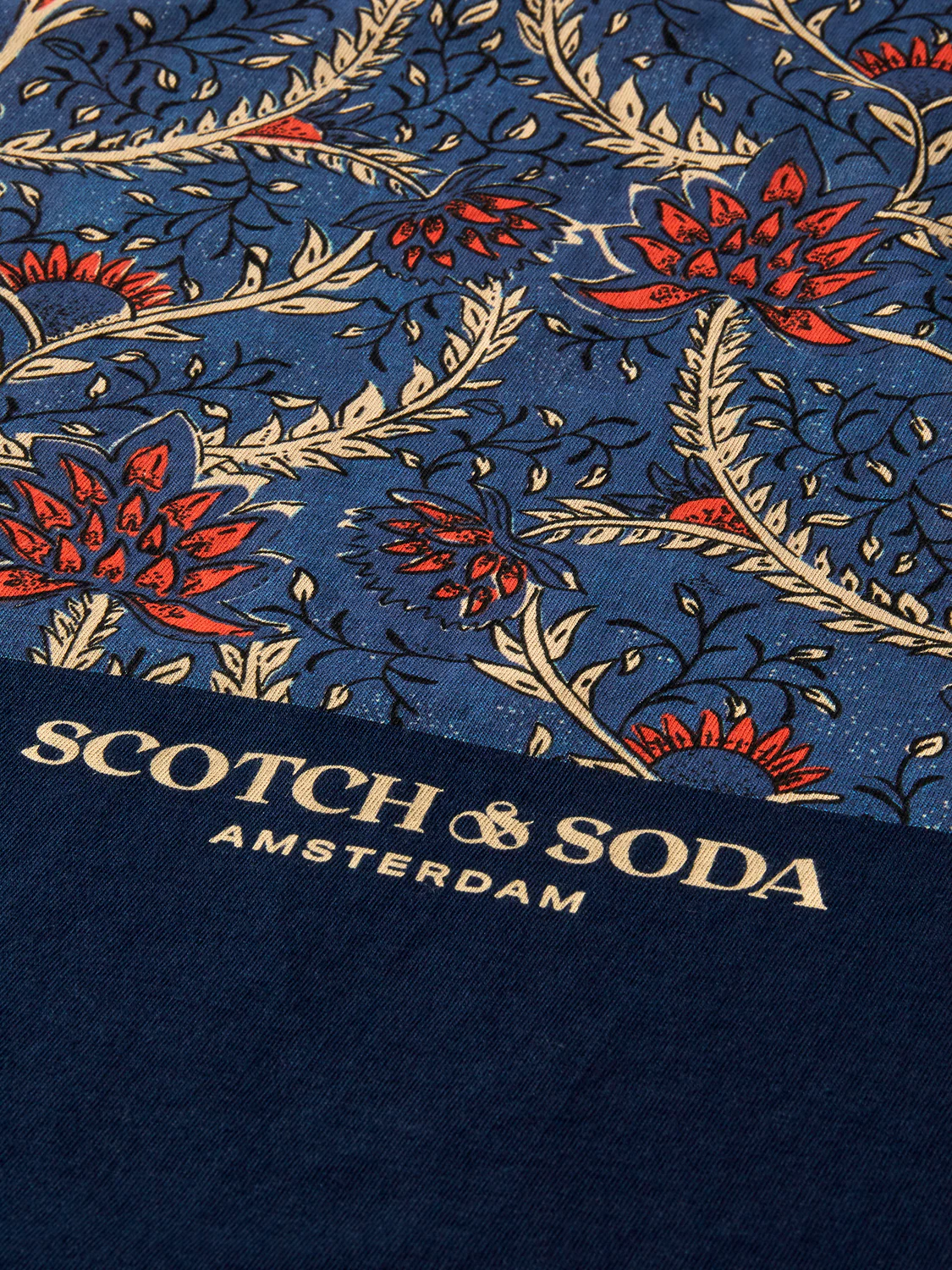 Scotch & Soda Graphic Artwork Tee In Navy (167340) - Image 3
